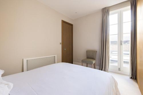 Sunny in Chelsea - Luxurious 3 Bedroom Chelsea Home - image 10