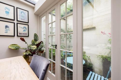 The Kings Song 3 Bedroom in the Heart of Chelsea - image 8