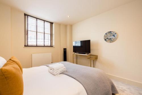 London Muse 1 Bedroom Apartment in Belgravia - main image