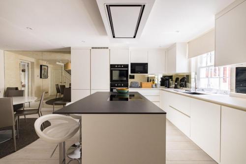 Prince Luxe – 4 Bedroom House in Chelsea - image 4