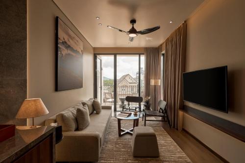 room detail thumbnail 1