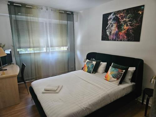 Le Tolstoi chic near AviaSim Lyon