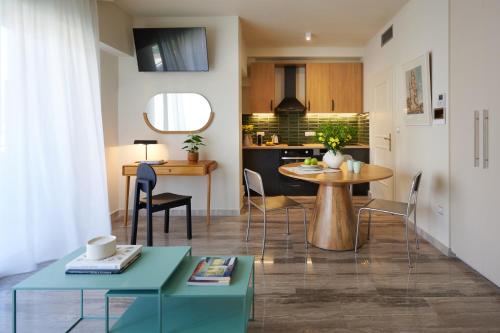 Rastoni Acropolis Uniquely Located Stylish Apartments, Athènes