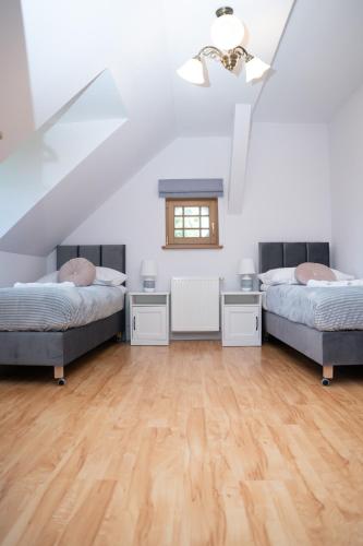 2 twin beds