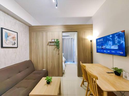 1BR Condotel with Balcony at FAME Residences #FM16, Manille