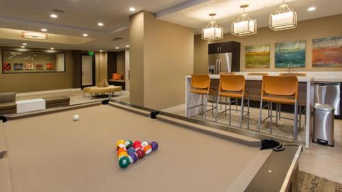 Holiday in LA - 1br with Free parking, Laundry, Pool in Los Angeles, USA