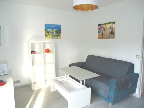 Apartment with Terrace room in Bel appartement 2 pièces climatisé 500m centre