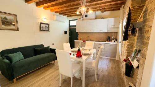 Graceful Venice Barnaba Suite by Ca-sa Check Room Type - Apartment