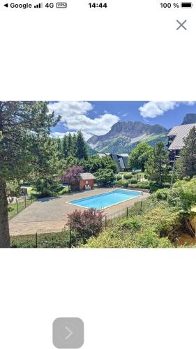 . Petit studio mansardé 18 m2 avec piscine gratuite