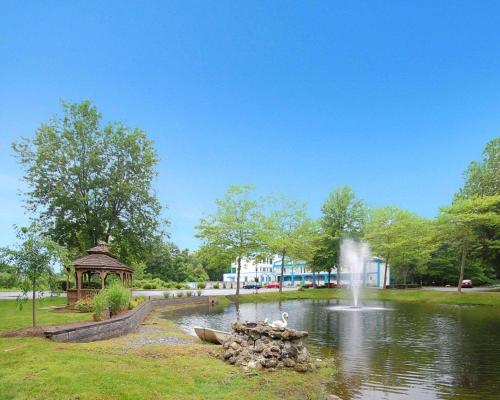 Econo Lodge Inn & Suites Old Saybrook - Westbrook in Old Saybrook, USA