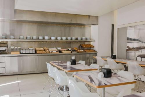 Étterem, Dazzler by Wyndham Buenos Aires Recoleta near Nemzeti Művészeti Múzeum