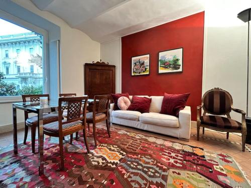 Elegant 3 bedrooms apartment Colosseum - San Giovanni, Rome (photo 3)