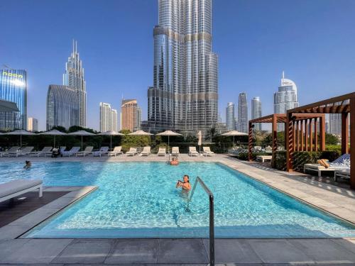 Skyline Symphony 3 Bedroom Apartment I Address Opera Residences I Iconic Burj Khalifa and Fountain Views I by Meerak, Dubai (photo 3)