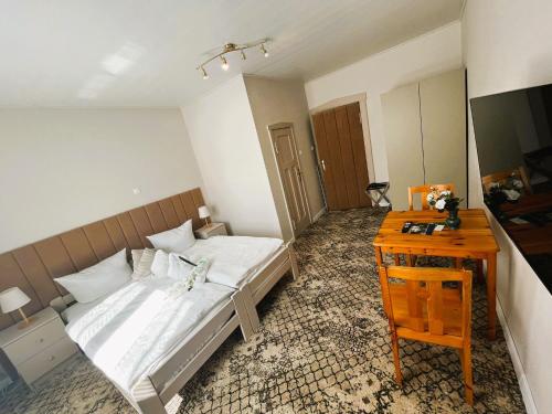 2 twin beds