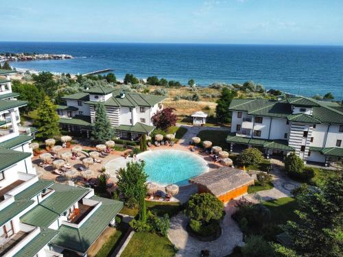 Emerald Beach Resort & Spa - image 2