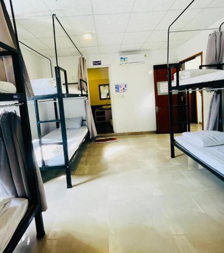 Bed in 8-Bed Mixed Dormitory Room image 6