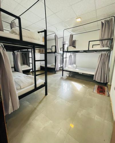 Bed in 8-Bed Mixed Dormitory Room image 4