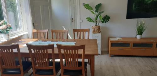Semesterhus Kymbo Jungfrugården 2 (Semesterhus Kymbo Jungfrugarden 2) in Vartofta