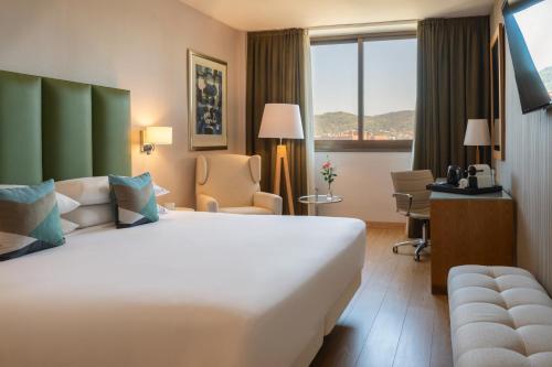 room detail thumbnail 1