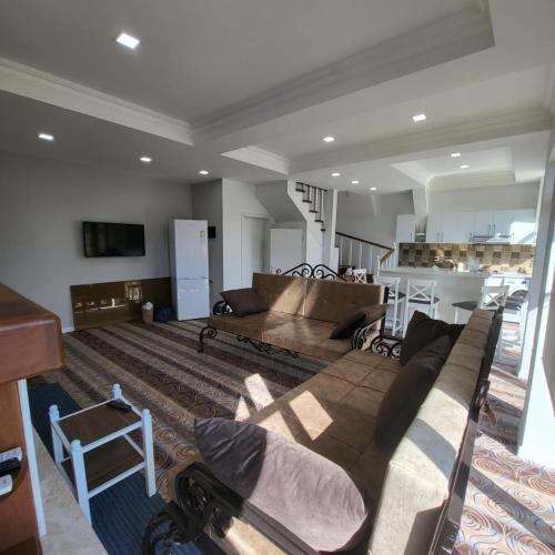 共用Lounge/電視區, Viva hotel Gabala with outdoor pool ,Sauna and Waterfall in 加巴拉