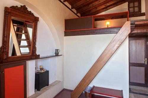 1 double bed, 1 twin bed