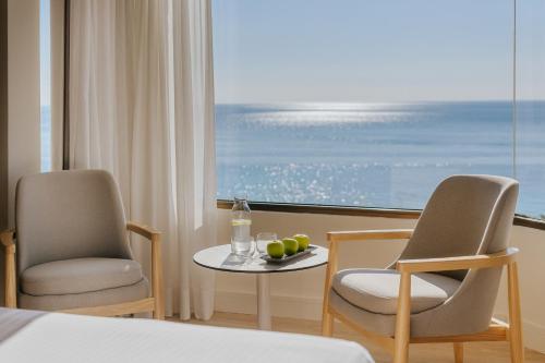 Double or Twin Room with Panoramic View image 4