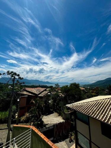 Casa Baguera em Ilhabela com piscina pet friendly