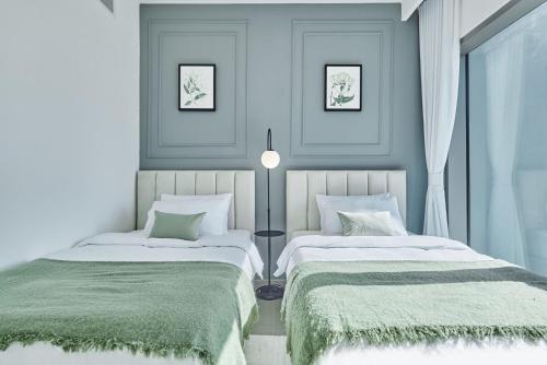LUXE | 2BR | Burj Khalifa View | Dubai Mall Access - image 14