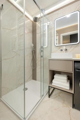 One-Bedroom Apartment with Balcony image 5