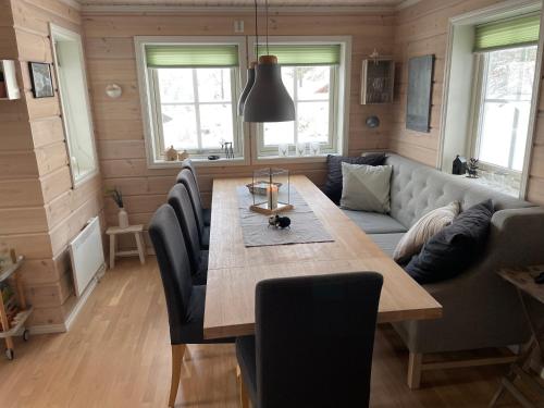 Modern, lovely holidayhome, in quiet nature close to Trolltunga, Utsikten (foto 7)