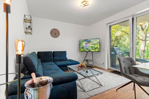 Deluxe Two-Bedroom Apartment with Garden View