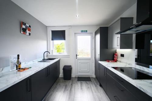 köök, Modern 3 Bedroom Apartment in Millerhill