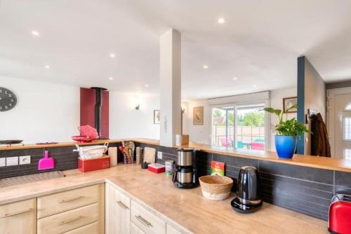 ห้องครัว, Villa confortable à Ranville, piscine privée (Villa confortable a Ranville, piscine privee) in เอรูวีล แซ็ง แคลร์