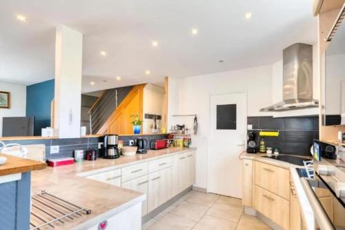 ห้องครัว, Villa confortable à Ranville, piscine privée (Villa confortable a Ranville, piscine privee) in เอรูวีล แซ็ง แคลร์