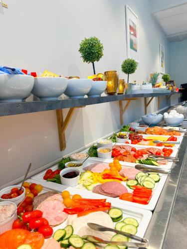 อาหารและเครื่องดื่ม, Hotell Koselig in เคิร์กแซเตโรรา