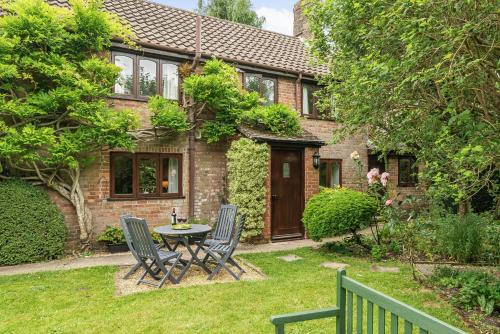 Exterior view, Chapel Cottage in Milton Abbas