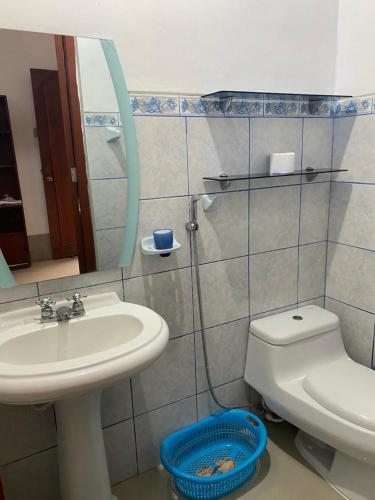 Badkamer, Departamento Amoblado in Pimentel