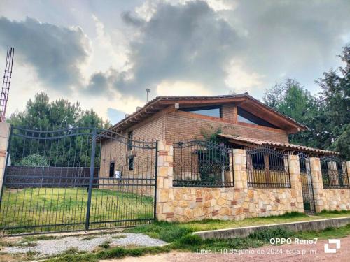 Cabaña la Magnolia (Cabana la Magnolia) in Col Centro Cuatilulco