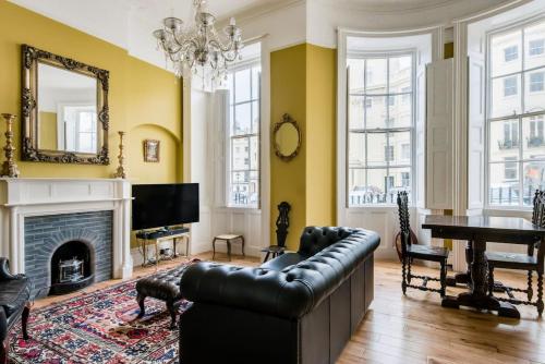 Classic Elegance - Regency Apartment With Period Features Classic Elegance - Regency Apartment With Period Features