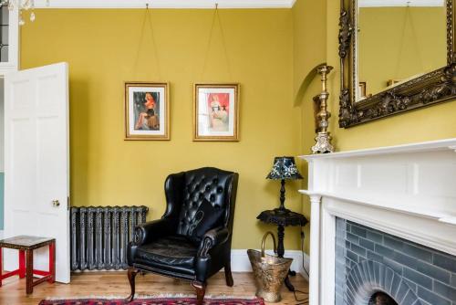 Classic Elegance - Regency Apartment with Period Features - image 13