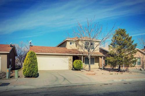Azul Oasis 3br Modern Comfort in Albuquerque, USA