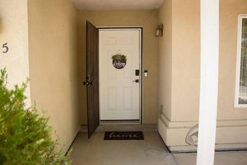 Azul Oasis 3br Modern Comfort in Albuquerque, USA