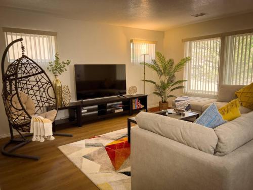 Azul Oasis 3br Modern Comfort in Albuquerque, USA