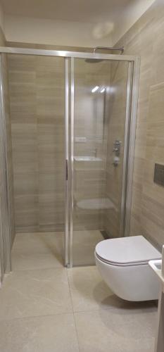 Double Room image 4