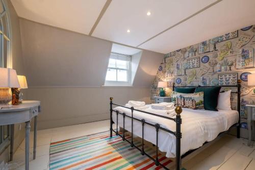 Quirky Town House With Garden Near The Seafront