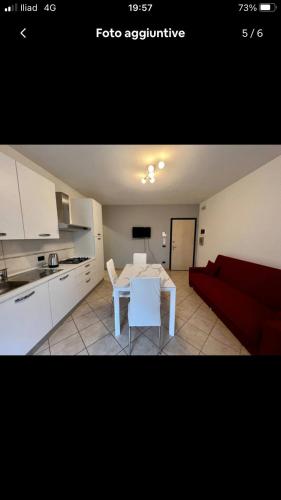 Miniappartamento completo in 斯特羅