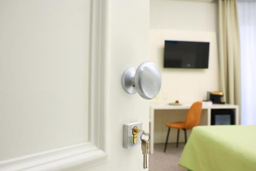 Deluxe Room image 10