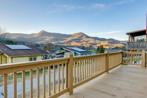 Waynesville Cabin Rental with Mountain Views in Waynesville, USA
