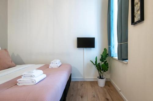 Aparthotel North Studio With Patio For 2 - image 8