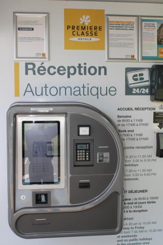 Premiere Classe St Quentin en Yvelines Elancourt - image 13